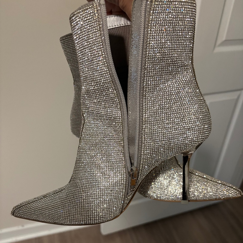 Sparkly size 8 Steve Madden Heels